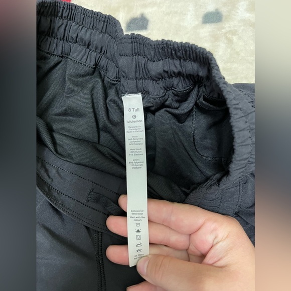 Lululemon gotta hot shorts size 8 tall - Picture 5 of 8